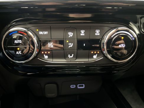 New 2026 Chevrolet Trax RS w/ Sunroof Package image 19