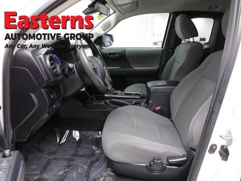 Used 2020 Toyota Tacoma SR RWD image 13