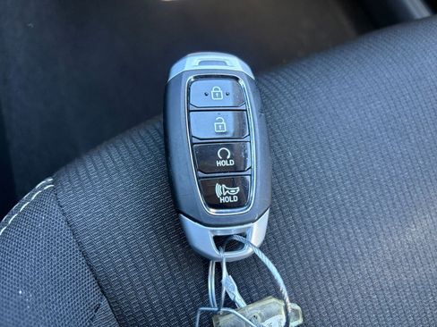 Used 2025 Hyundai Venue SEL image 23