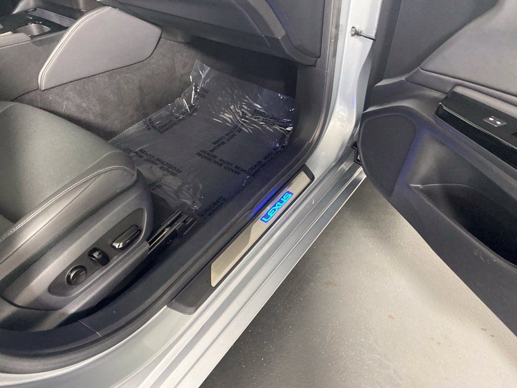 Certified 2024 Lexus ES 300h w/ Premium Package FWD image 33
