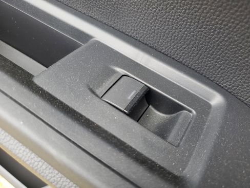 Used 2025 Toyota Tacoma SR5 image 14