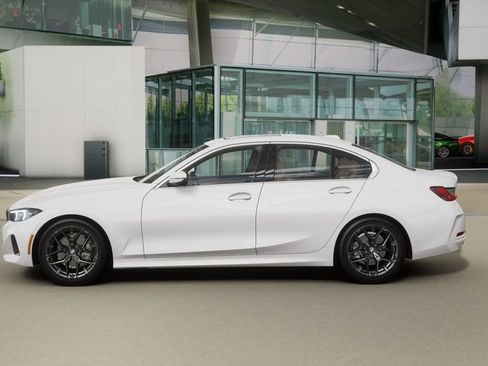 New 2026 BMW 330i Sedan w/ Convenience Package image 32