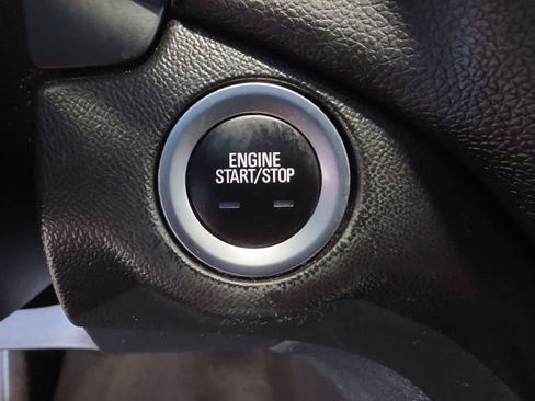 Used 2018 Chevrolet Equinox LT FWD image 23