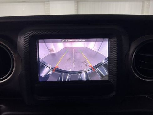 Used 2018 Jeep Wrangler Unlimited Sport AWD/4WD image 14