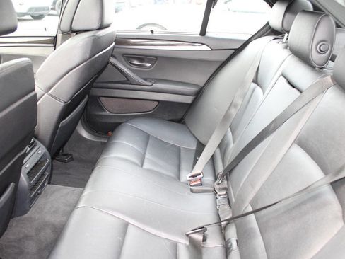 Used 2011 BMW 550i xDrive Sedan image 20