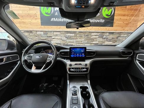 Used 2021 Ford Explorer XLT w/ Equipment Group 202A AWD/4WD image 31