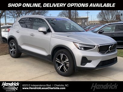 Used 2025 Volvo XC40 B5 Core