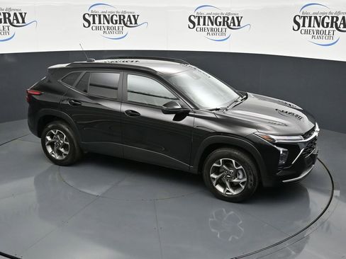 Used 2025 Chevrolet Trax LT image 9