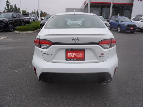 New 2026 Toyota Corolla SE image 9