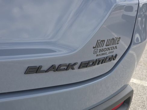 Certified 2025 Honda Pilot Black Edition image 14