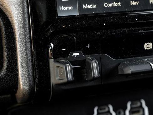 Used 2023 RAM 2500 Laramie AWD/4WD image 40