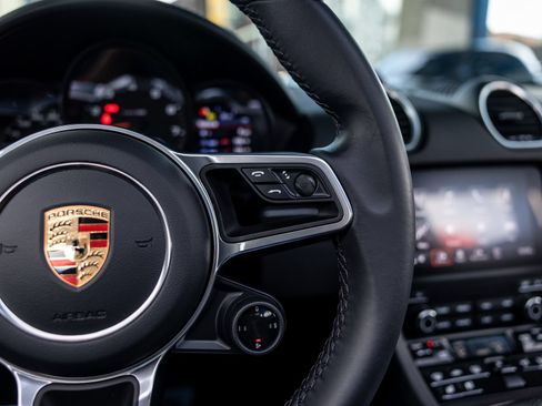 Certified 2024 Porsche 718 Boxster RWD image 33