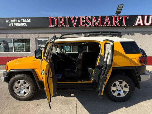 Used 2007 Toyota FJ Cruiser 4WD image 11