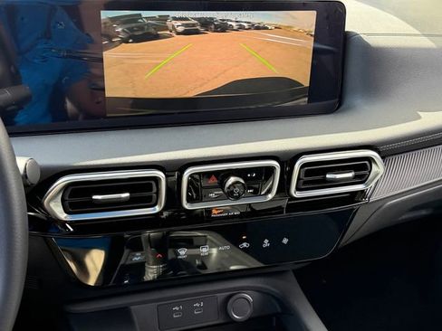 New 2026 Nissan Sentra SV FWD image 17