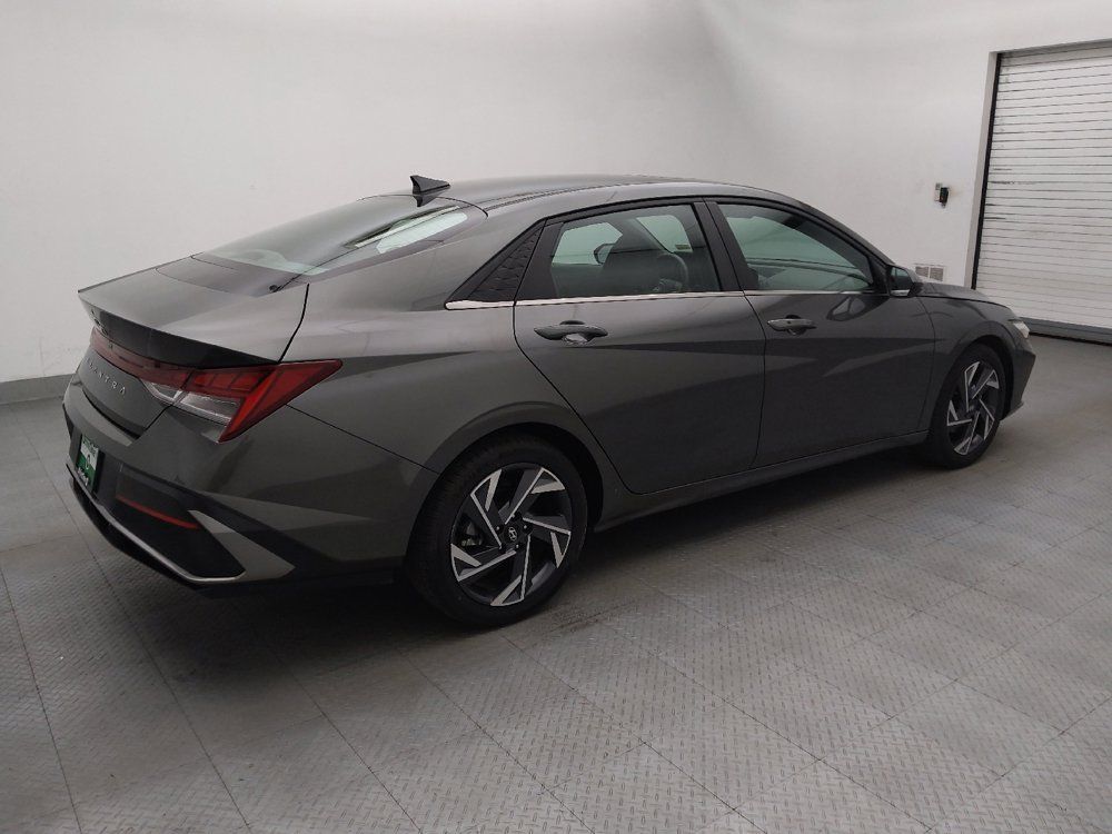 Used 2025 Hyundai Elantra SEL FWD image 10