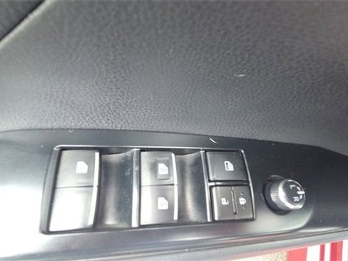 Used 2018 Toyota Camry XLE image 26