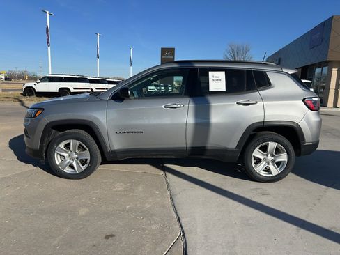 Used 2022 Jeep Compass Latitude w/ Convenience Group image 4