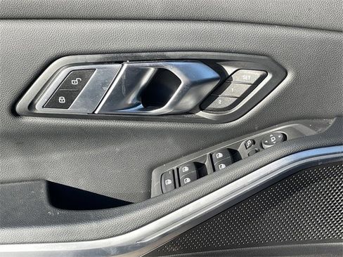Used 2023 BMW 330i Sedan w/ Premium Package image 22