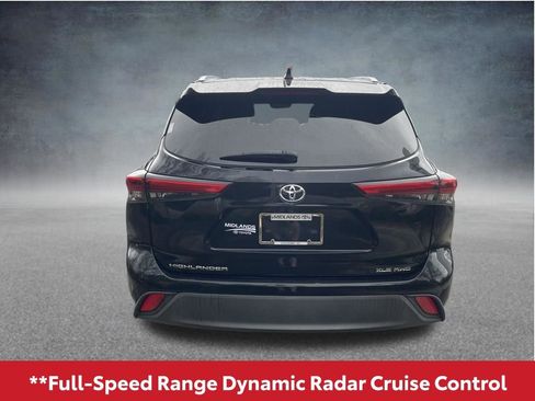 Used 2020 Toyota Highlander XLE AWD/4WD image 10