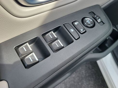 Certified 2025 Honda Pilot Touring image 19