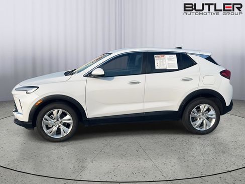 Used 2025 Buick Encore GX Preferred FWD image 3