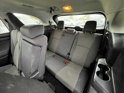 Used 2024 Toyota Highlander LE image 12