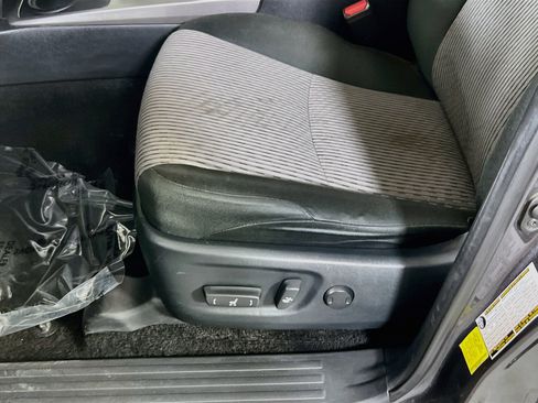 Used 2021 Toyota 4Runner SR5 AWD/4WD image 18