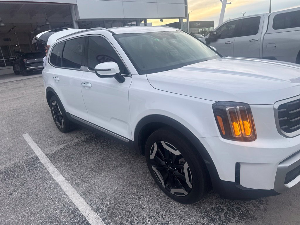 Certified 2024 Kia Telluride S FWD image 1