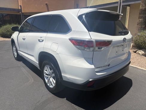 Used 2015 Toyota Highlander LE FWD image 5