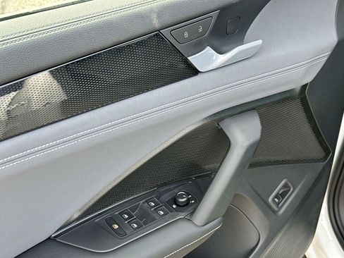 New 2026 Volkswagen Tiguan SE R-Line image 17