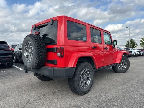 Used 2015 Jeep Wrangler Unlimited Rubicon w/ Connectivity Group AWD/4WD image 12