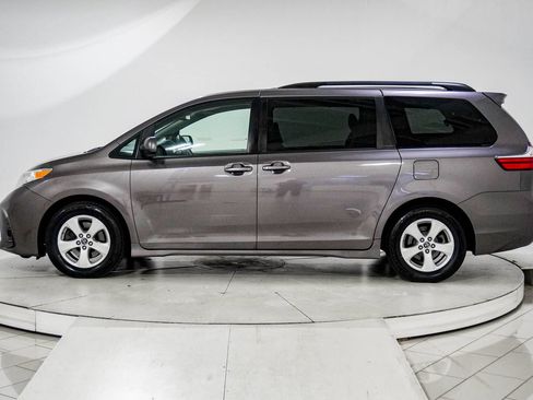 Used 2019 Toyota Sienna LE FWD image 9