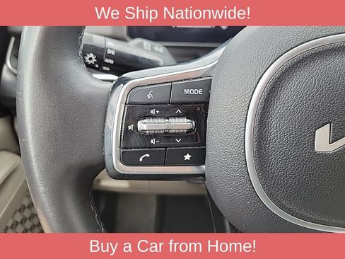 Used 2025 Kia Carnival FWD image 26