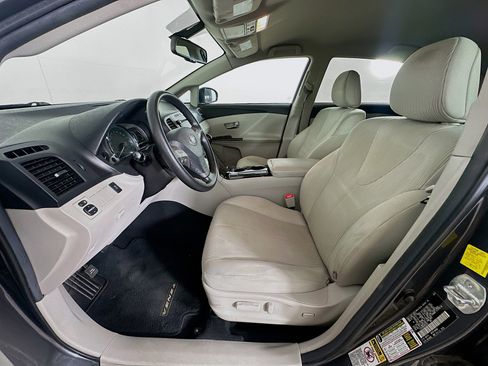 Used 2010 Toyota Venza image 13