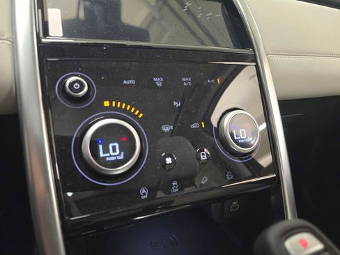 Certified 2023 Land Rover Discovery Sport SE image 28