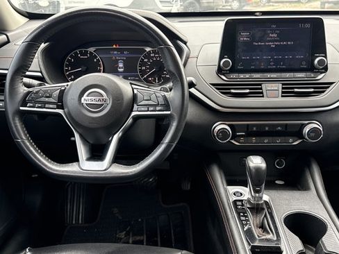 Used 2019 Nissan Altima 2.5 SR FWD image 5