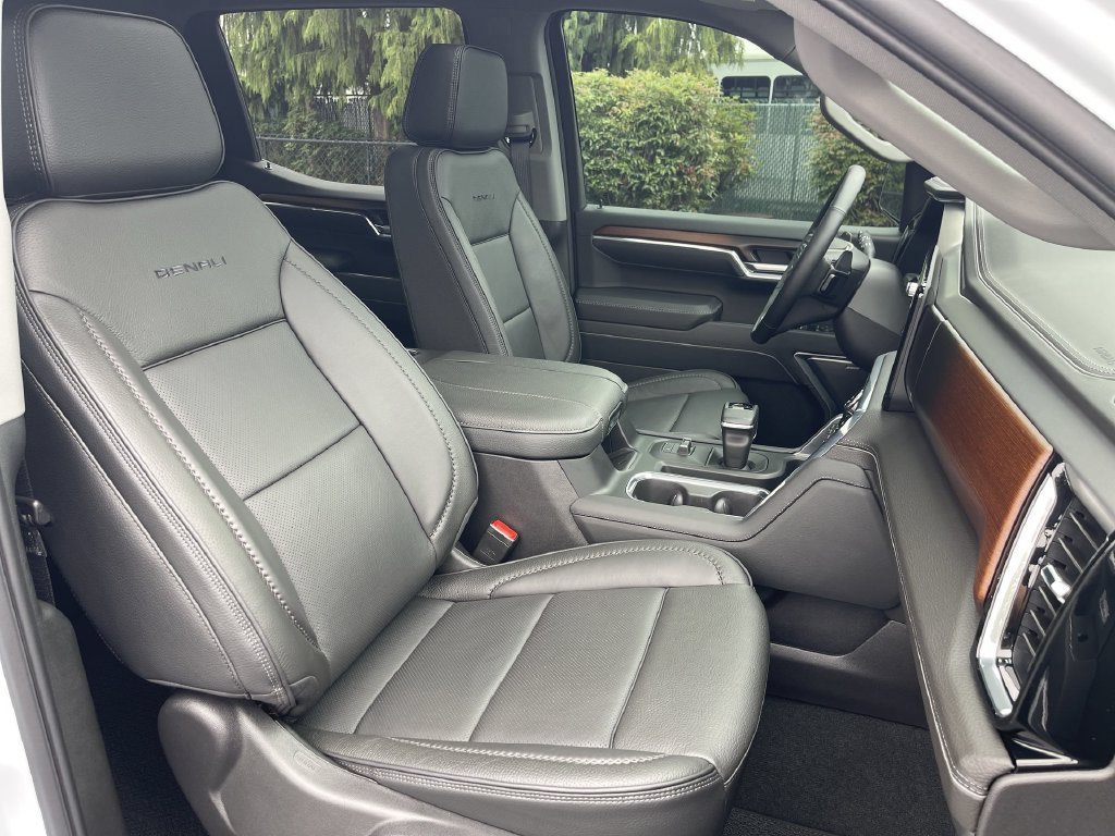 New 2026 GMC Sierra 1500 Denali w/ Denali Reserve Package AWD/4WD image 29