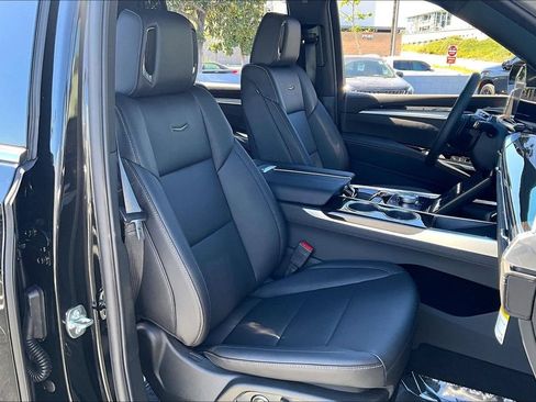 New 2026 Cadillac Escalade ESV 2WD w/ LPO, Floor Liner Package image 19