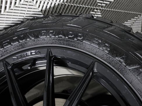 Used 2025 Lexus GX 550 w/ Accessory Package (2T) image 60