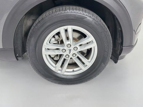 Used 2020 Ford Explorer XLT w/ Equipment Group 202A AWD/4WD image 33