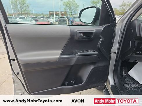 Used 2022 Toyota Tacoma SR AWD/4WD image 11