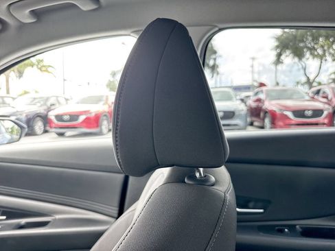 Used 2021 Hyundai Elantra SEL w/ Convenience + Premium Package FWD image 16