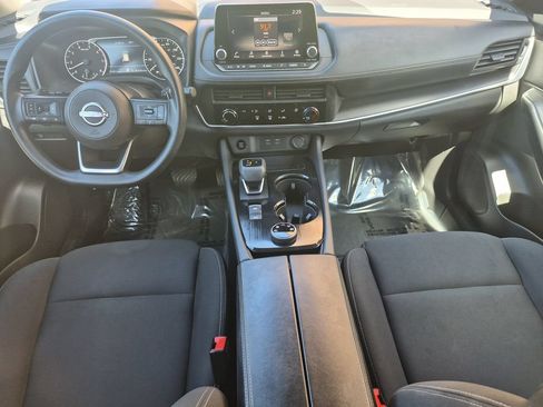 Used 2024 Nissan Rogue S AWD/4WD image 14