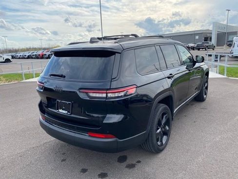 Used 2023 Jeep Grand Cherokee L Laredo AWD/4WD image 5