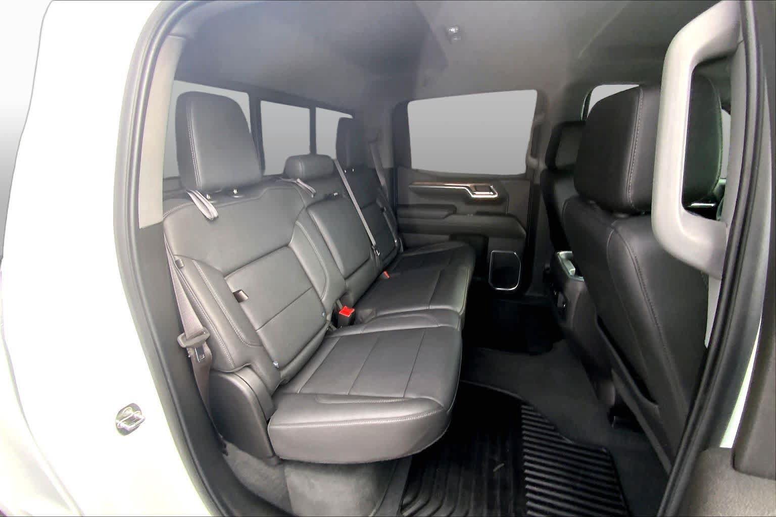 Used 2024 Chevrolet Silverado 1500 LT Trail Boss w/ Convenience Package II AWD/4WD image 20