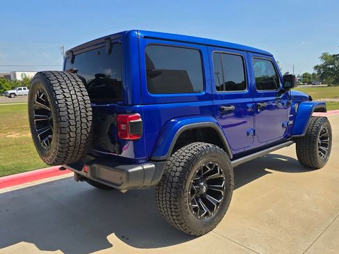Used 2019 Jeep Wrangler Unlimited Sahara AWD/4WD image 6