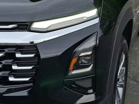 Used 2025 Chevrolet Equinox LT AWD/4WD image 9