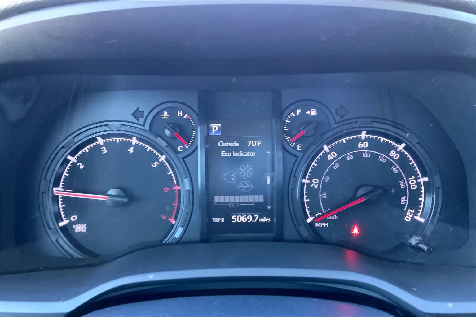 Used 2021 Toyota 4Runner SR5 Premium w/ Moonroof Package AWD/4WD image 26