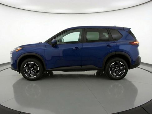 Used 2025 Nissan Rogue SV image 4