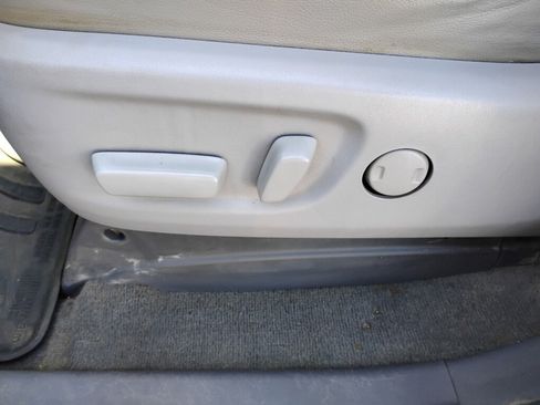 Used 2017 Toyota Sienna XLE AWD/4WD image 16